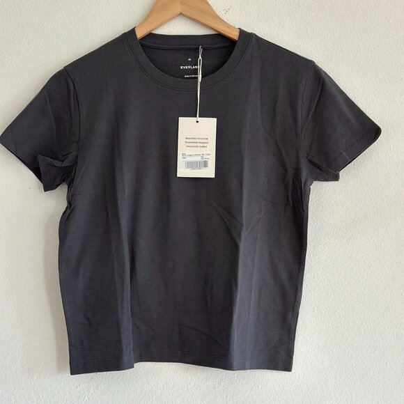 Everlane The Box Cut Tee in Essential Cotton in Graphite, Size X-Small - Picture 5 of 8